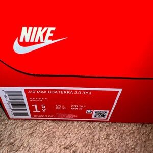 Boys Winter Nike Airmax Goaterra Boots. Barely worn.